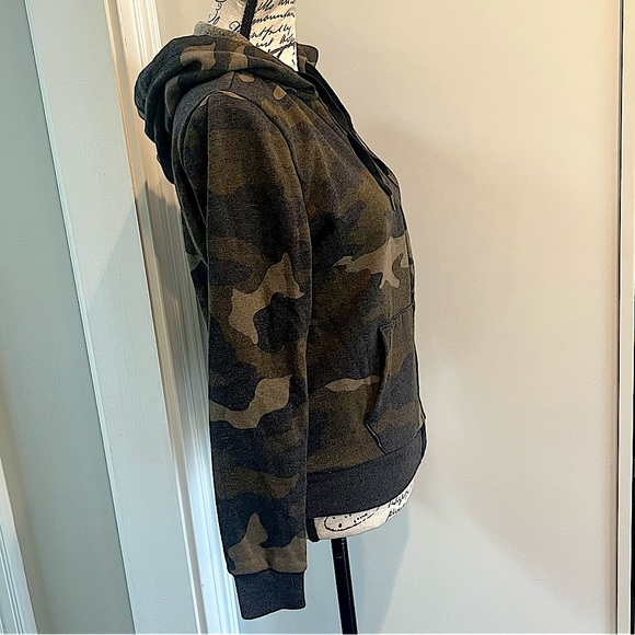 Victoria’s Secret Pink Camouflage Zip-Up Hooded Sweatshirt Jacket - Picture 10 of 15